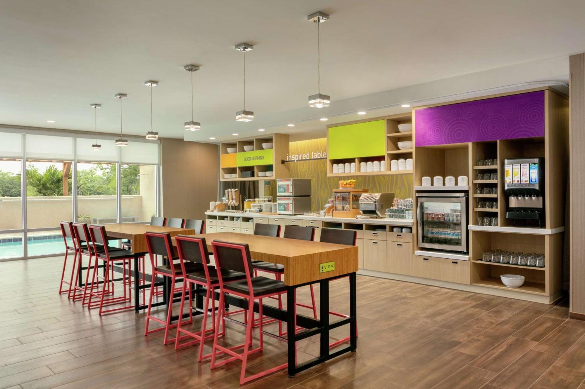 Home2 Suites By Hilton Brandon Tampa Exterior photo